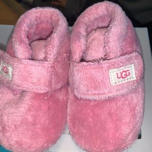 girl boots UGGS